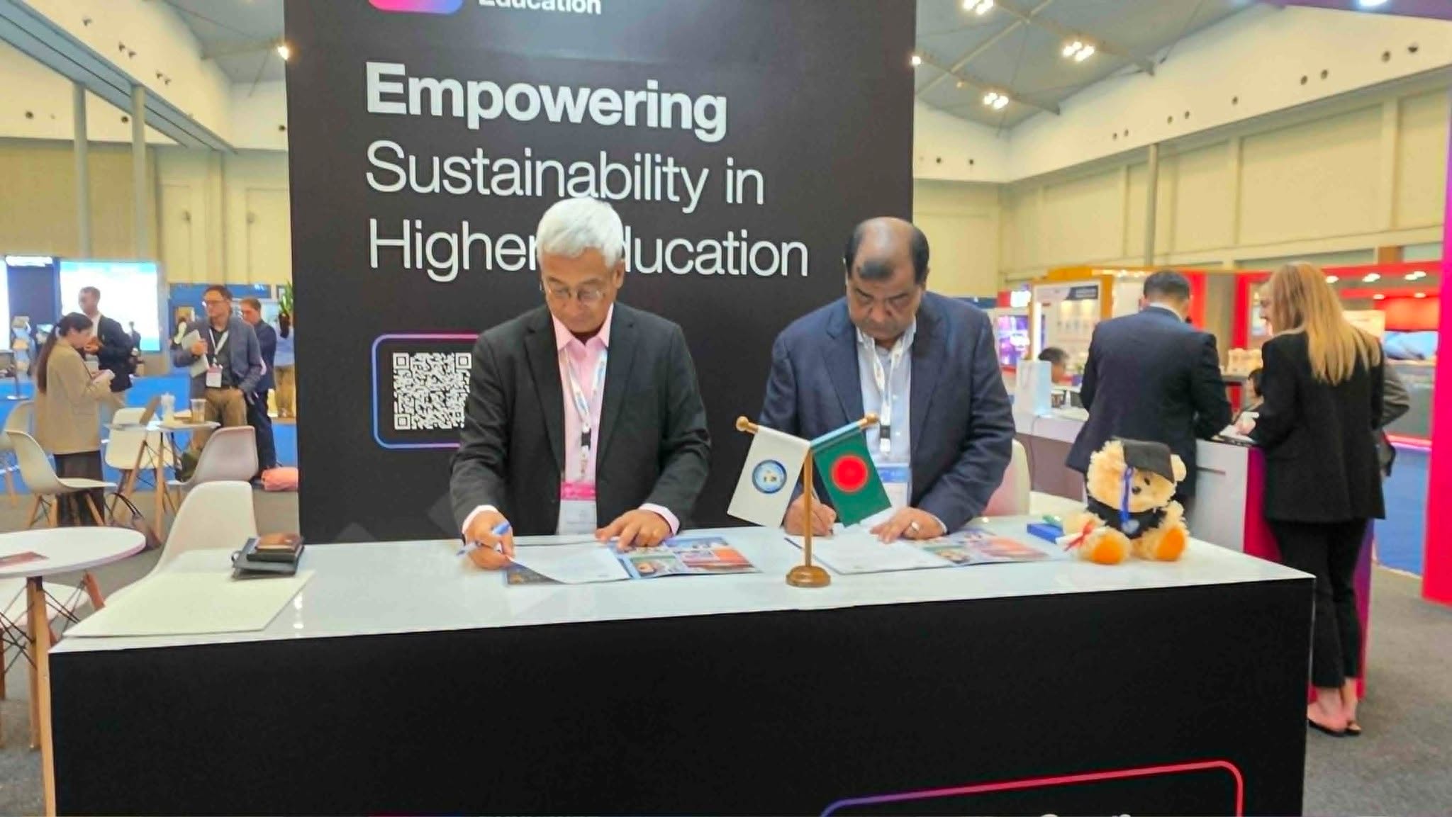 CSU, AMERICAN INTERNATIONAL UNIVERSITY — BANGLADESH INK INTERNATIONAL PARTNERSHIP IN INDONESIA photo 3